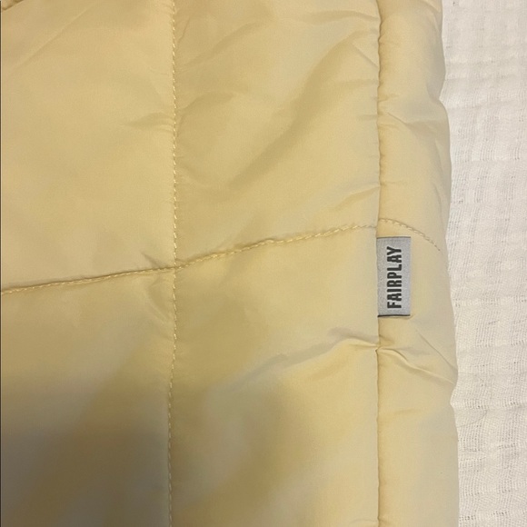 Women's Cream Quilted Vest - Picture 4 of 5